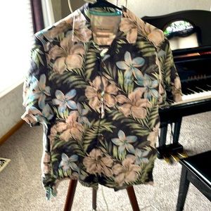 Tommy Bahama men’s linen floral shirt